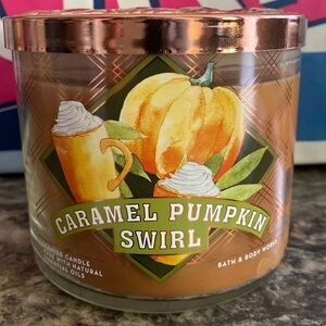 Bath & Body Works Caramel Pumpkin Swirl 3-Wick candles